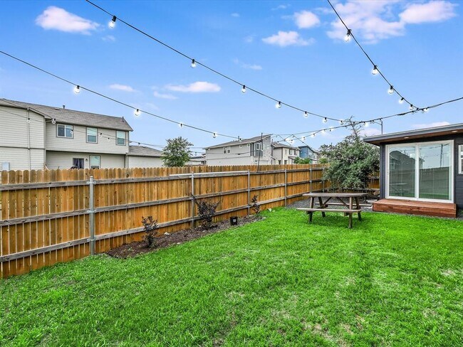 Building Photo - 2200 Arborside Dr