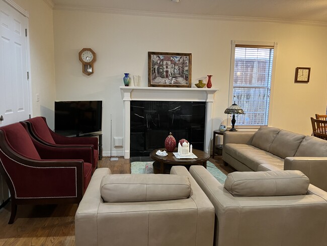 Building Photo - 6855 Bellgreen Dr