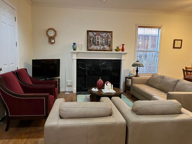 Foto del edificio - 6855 Bellgreen Dr