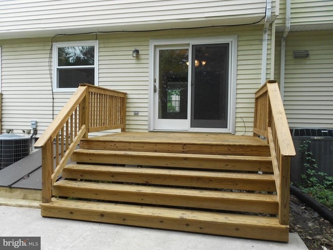 Building Photo - 110 Drexel Dr
