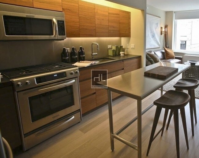 Foto del edificio - 550 W 45th St