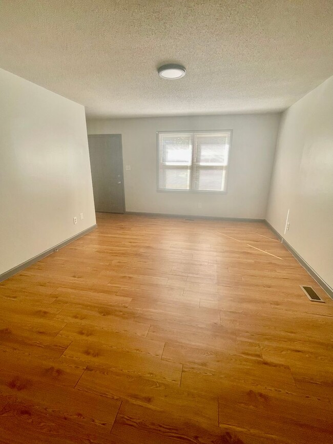 Photo - Winget143 Apartment