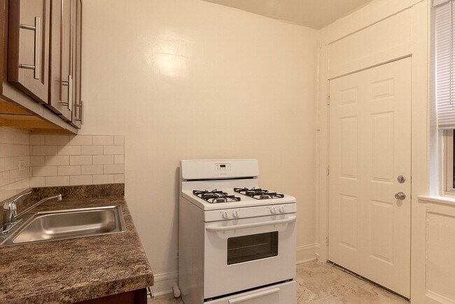 Foto del edificio - 4869 N Washtenaw Ave