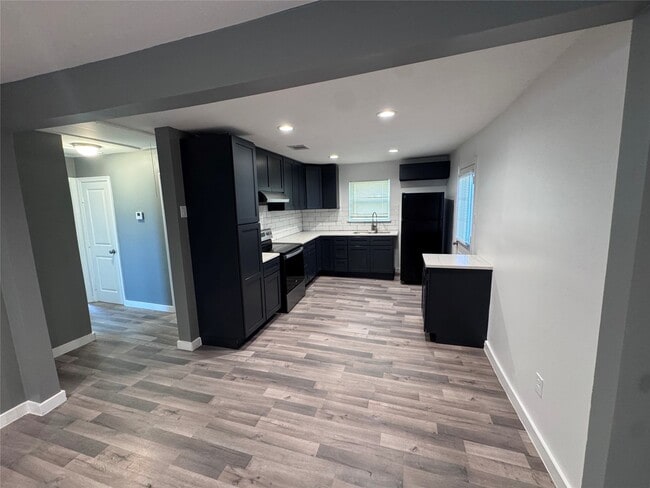 Building Photo - 4529 Dewberry St