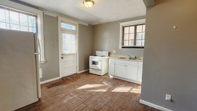 Building Photo - 3702 Bates St