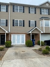 Building Photo - 711 Wyndhurst Dr