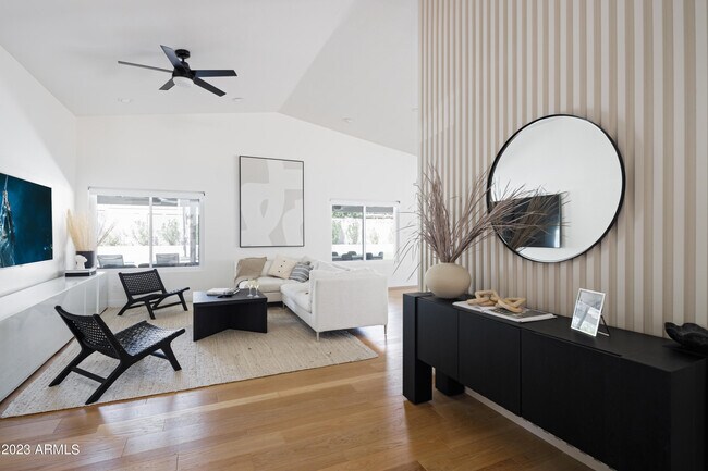 Foto del edificio - 5502 E Grandview Rd