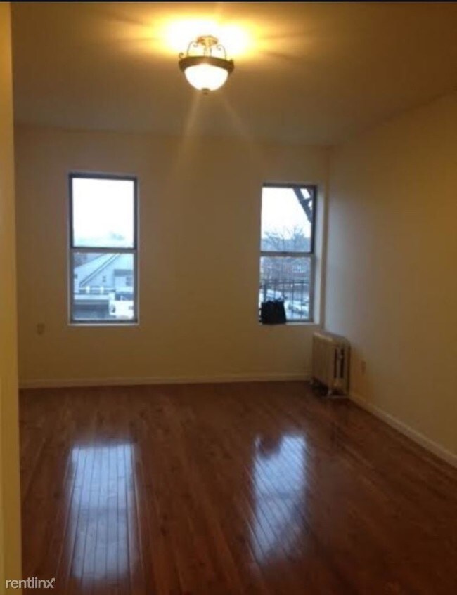 Foto del edificio - 611 Sterling Pl