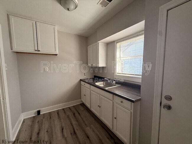 Building Photo - 3757 Fairmont Ave