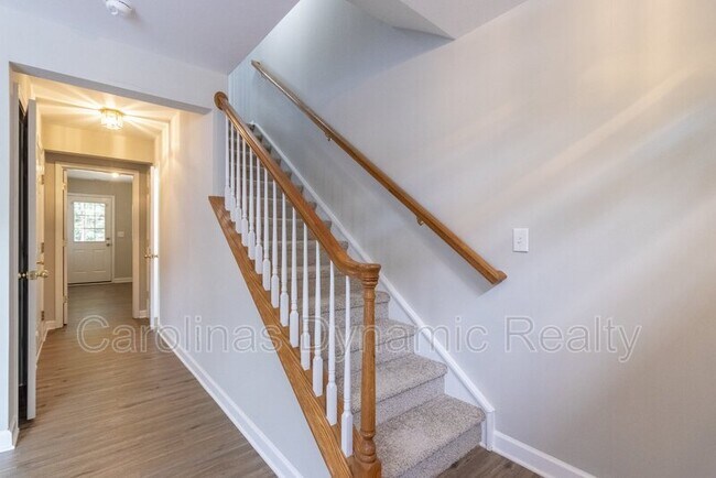 Foto del edificio - 9618 Blossom Hill Dr