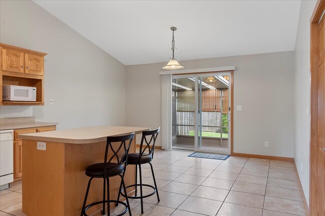 Building Photo - 1710 Plover Rd