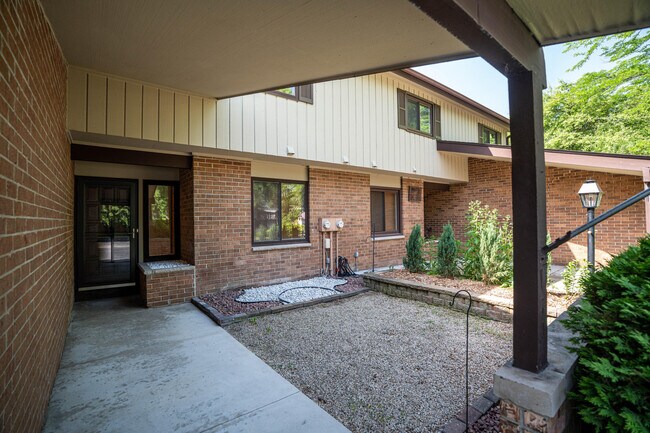 Building Photo - 12804 N Colony Dr