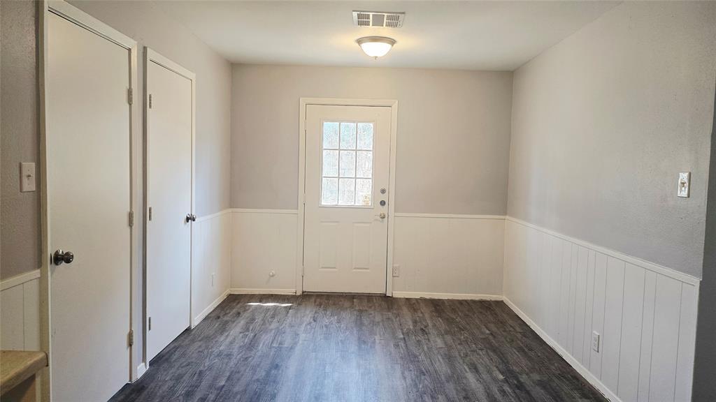 Building Photo - 9013 Slayton Dr