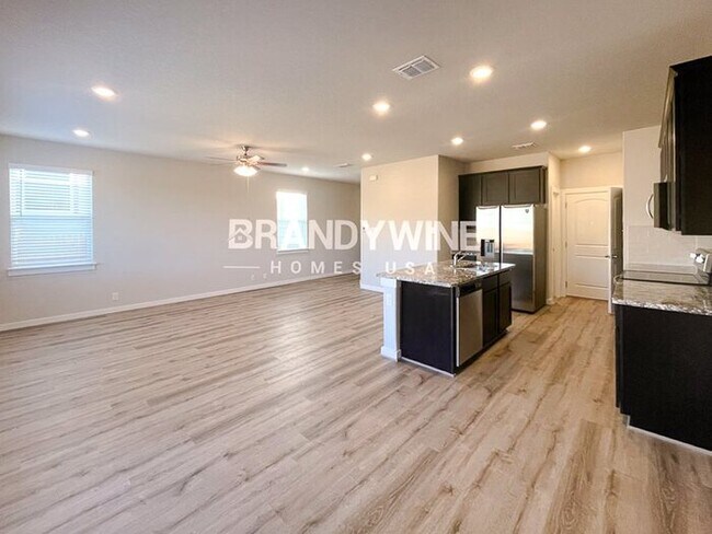 Foto del edificio - 8815 Adolph Scheel Wy