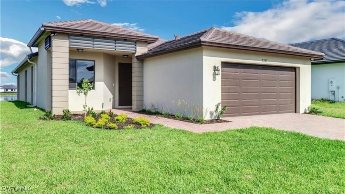 Foto principal - 5265 Lamone Ln