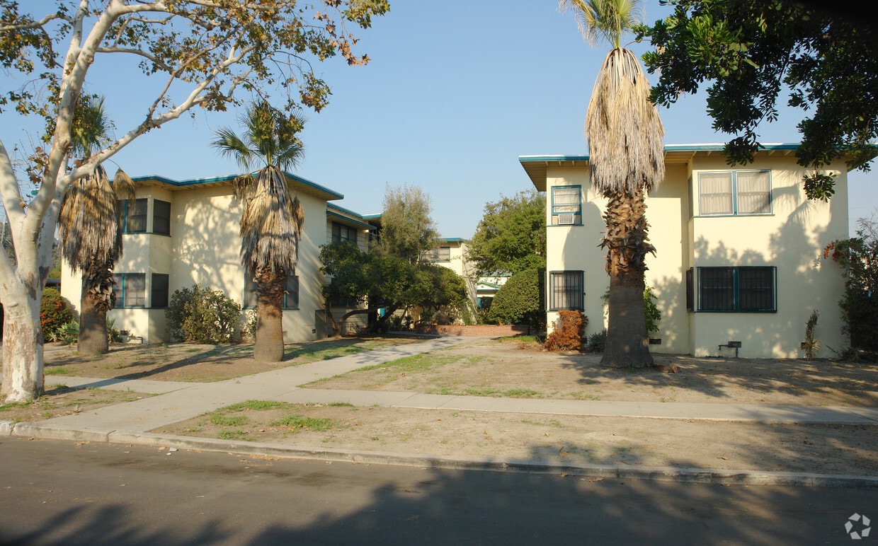 Primary Photo - 2903-2915 Gracia St