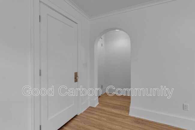 Foto del edificio - 16-42 Chapel Rd