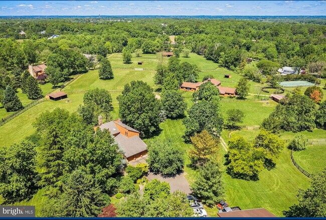 Building Photo - 701 Borton Landing Rd