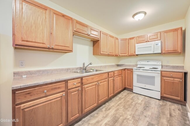 Foto del edificio - 281 Main St