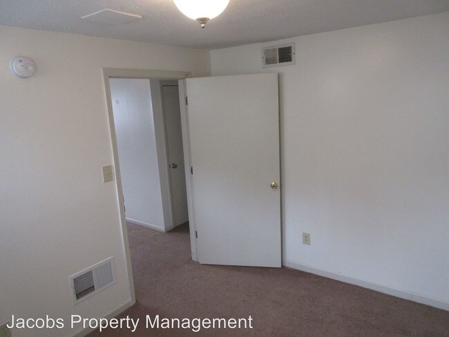 Building Photo - 4325-4327-4327 W Bethany Dr