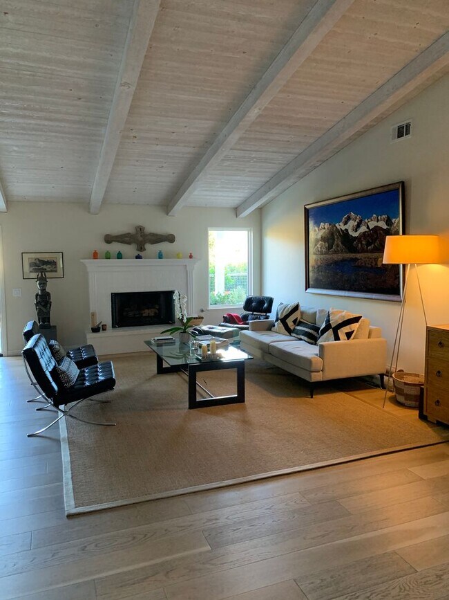 Foto del edificio - Beautiful Home in Gated Community