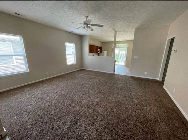 Building Photo - LEXINGTON FARMS...3 Bedroom  Bath House