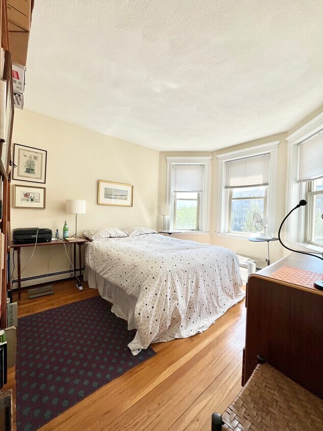 Foto principal - 1625 Commonwealth Ave