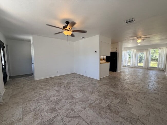 Building Photo - Huge Yard Front and Back over .39 acres 4 ...