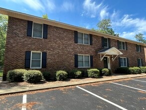 Building Photo - 166 Gertrude Dr