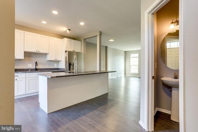 Foto del edificio - 20366 Hartwell St