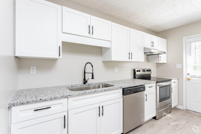 2BR, 2BA - 815SF - Cocina - Forest Pointe