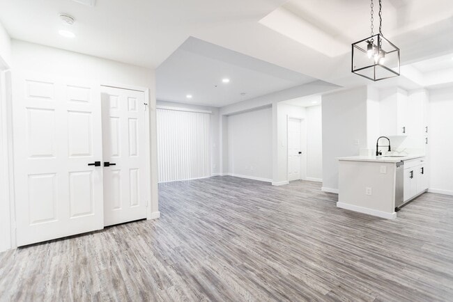 Interior Photo - 2820 Sawtelle Blvd