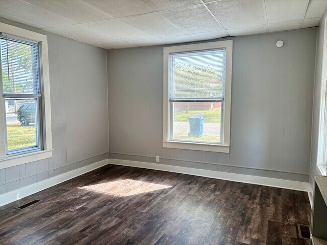 Building Photo - Check Out This 3-Bed/1-Bath House in Bluff...
