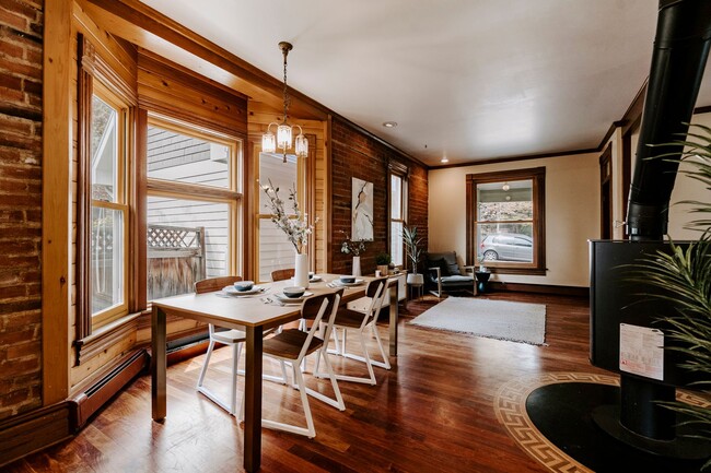 Foto del edificio - Lovely Mapleton Home for Lease in Boulder!