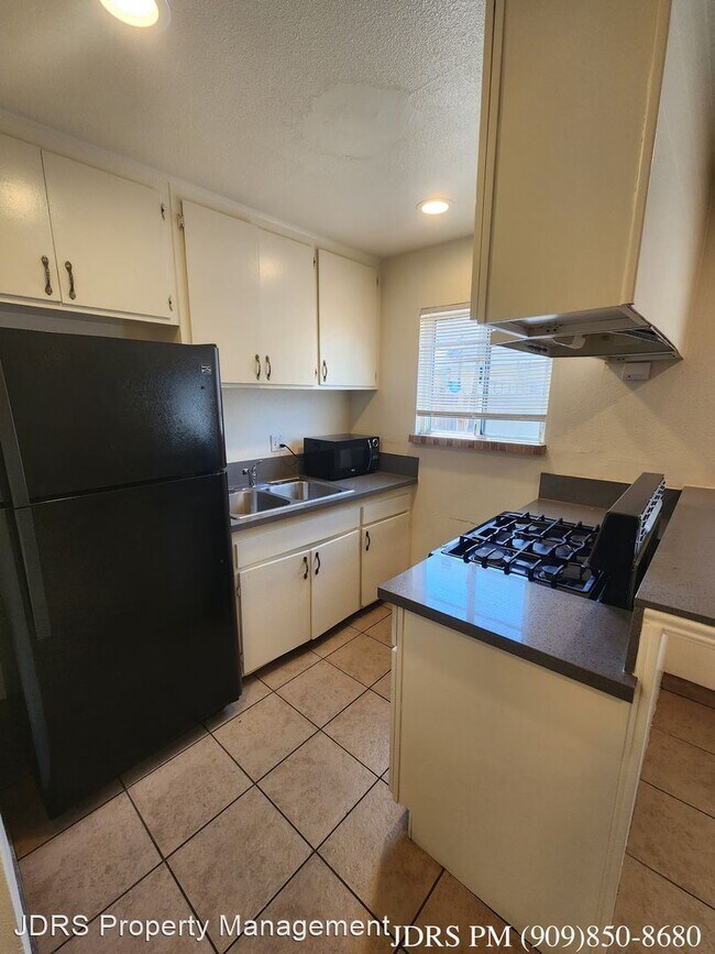 Foto del edificio - 2 br, 1.5 bath House - 1129 E La Deney Cou...