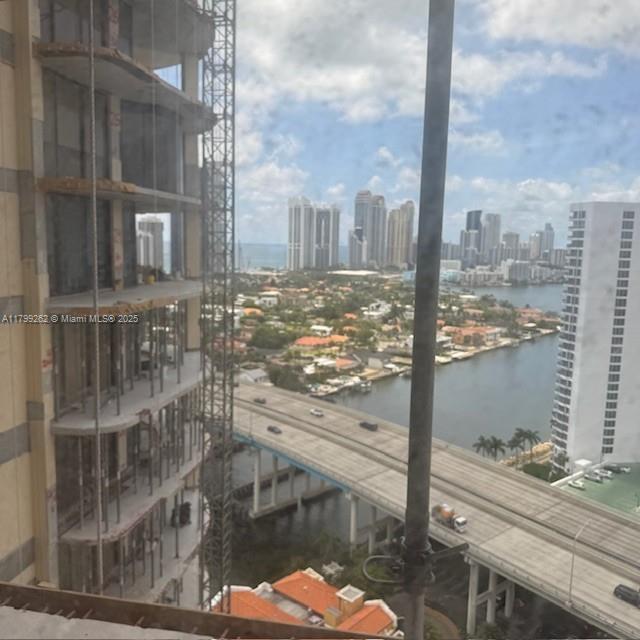 Foto del edificio - 19355 Turnberry Way