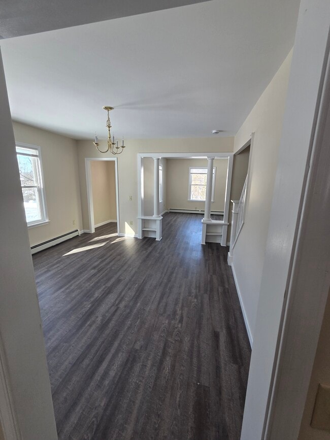 Building Photo - 109-111