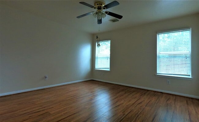 Building Photo - 8515 Westknoll Ln