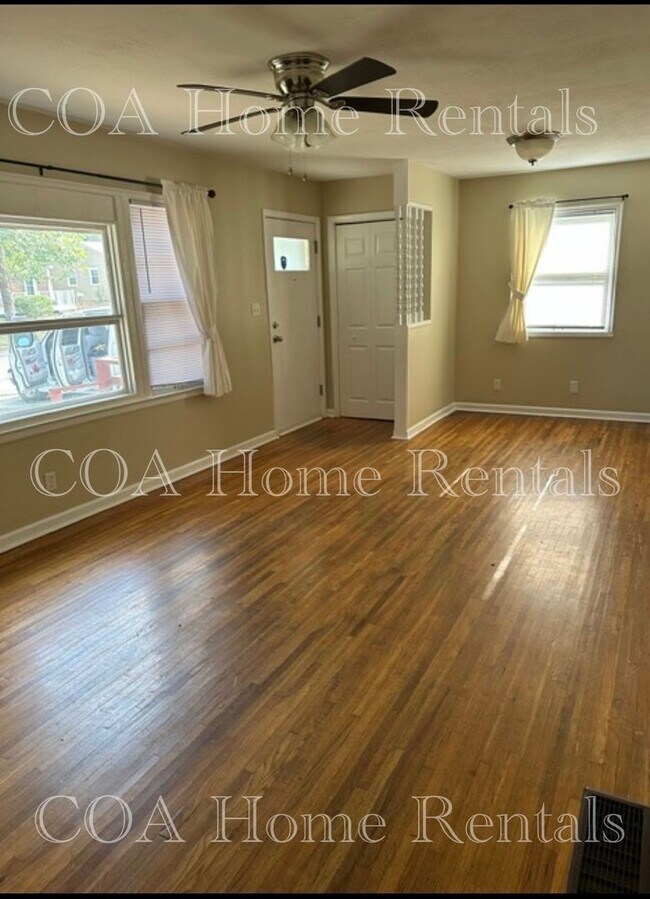 Foto del edificio - 7308 E Castle Dr