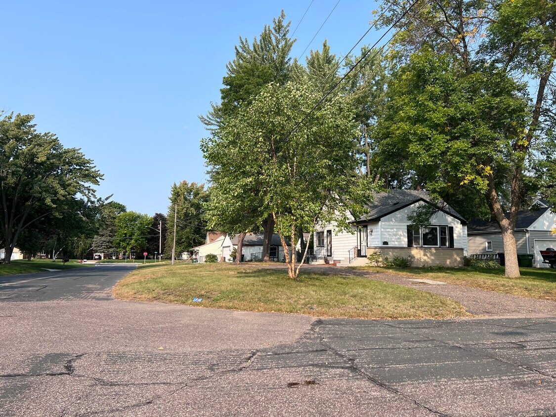 Foto principal - 9048 Taylor St NE