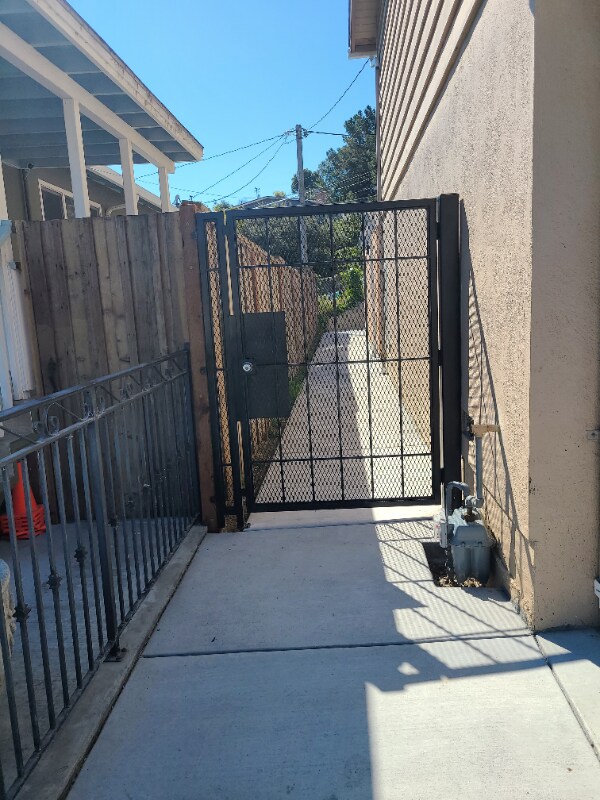 Foto del edificio - 2661 Valleywood Dr