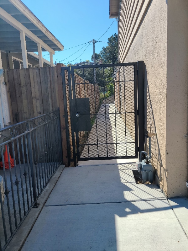 Photo - 2661 Valleywood Dr House