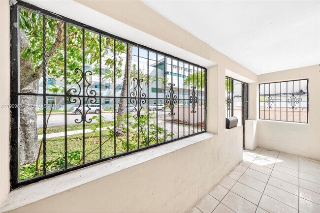 Foto del edificio - 762 NE 131st St
