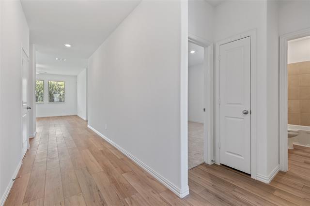 Building Photo - 722 Addington Way