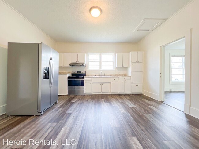 Building Photo - 3 br, 1 bath House - 390 Farley Street