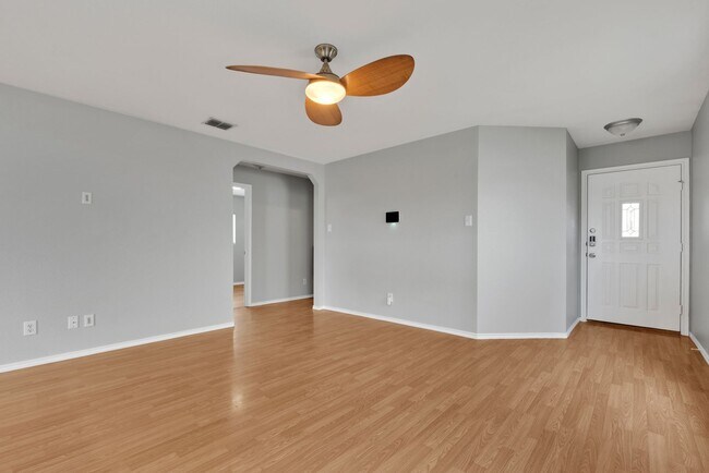 Building Photo - Charming 3 Bedroom Home in Bulverde Village – Prime Location!