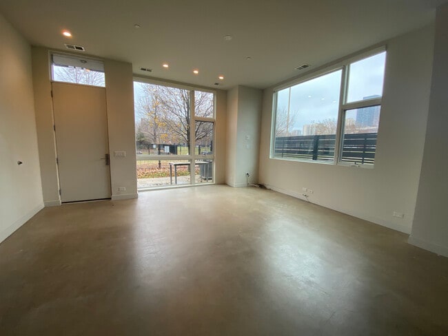 Living Room - 435 W Hobbie St