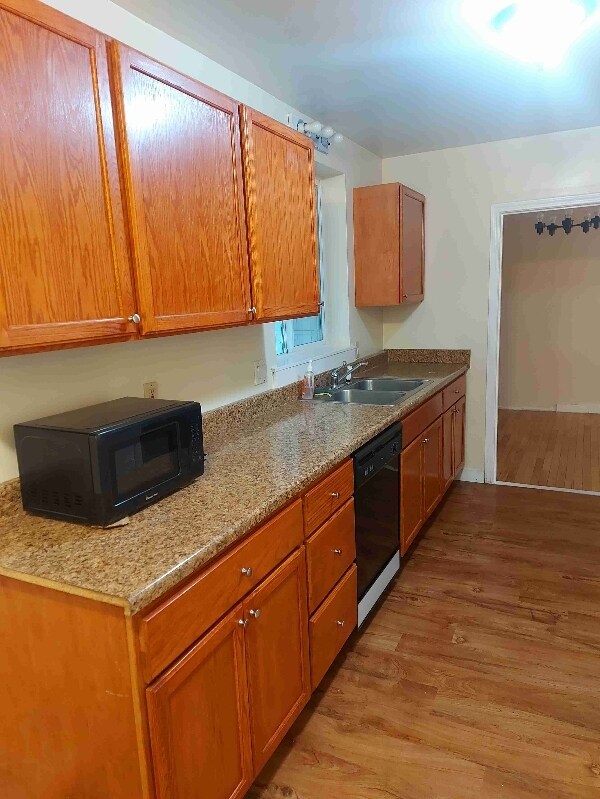 Foto del edificio - 392 W Stewart Ave