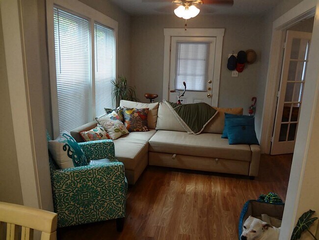 Foto del edificio - 1106 Mathis St