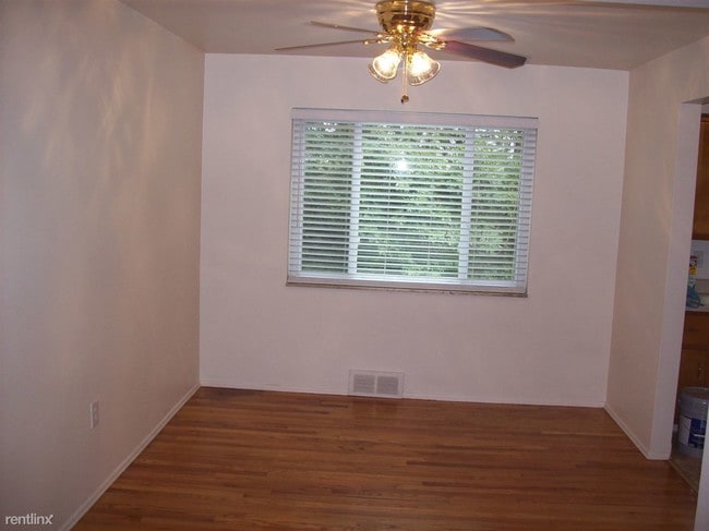 Building Photo - 565 Cumberland Rd